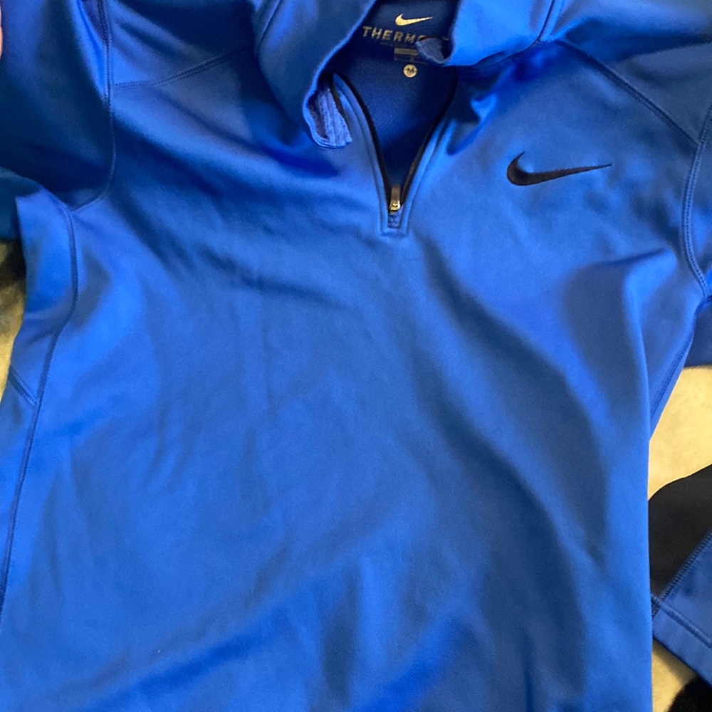 nike sweatshirt